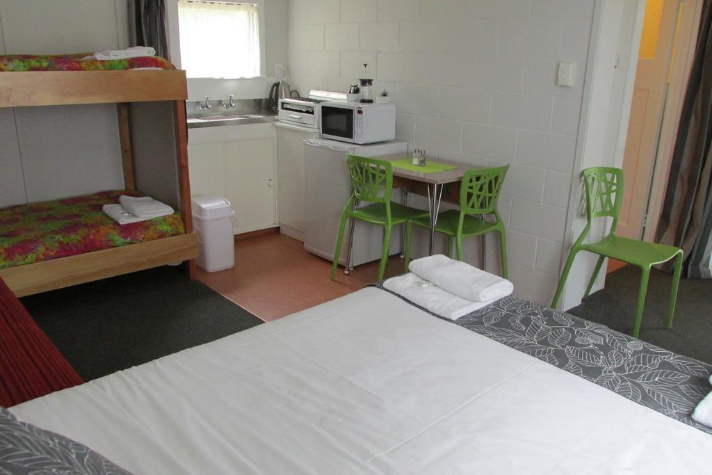 Fernwood Holiday Park モトゥイーカ 部屋 写真