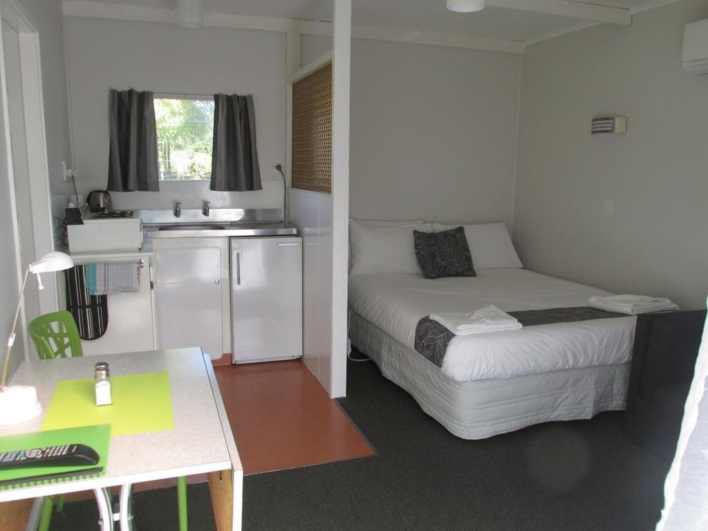 Fernwood Holiday Park モトゥイーカ 部屋 写真